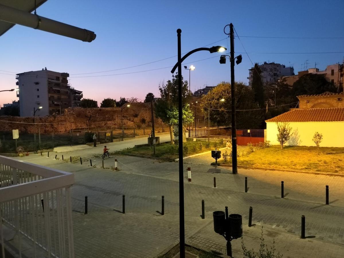 Spacetwo "Downtown Chill" By #Gimispace Lux Apt Thessaloniki Exterior foto